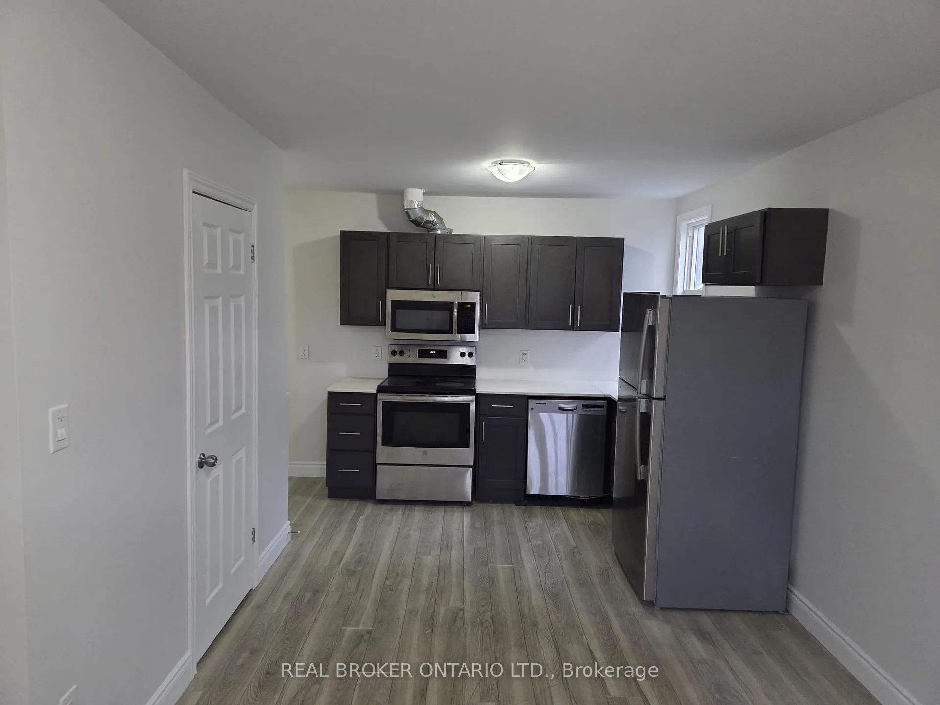 Photo 2 of Unit 6, 917 Main Street E, Hamilton, Stipley — HOMEH