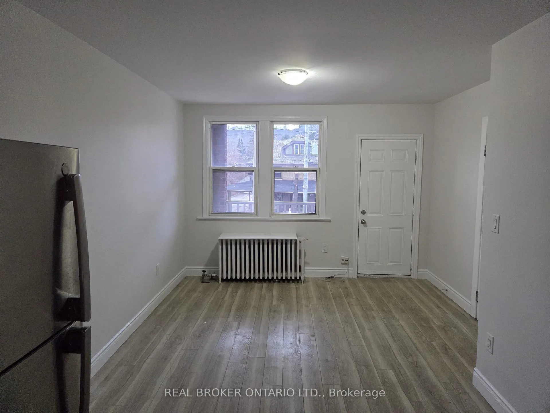 Photo 3 of Unit 6, 917 Main Street E, Hamilton, Stipley — HOMEH