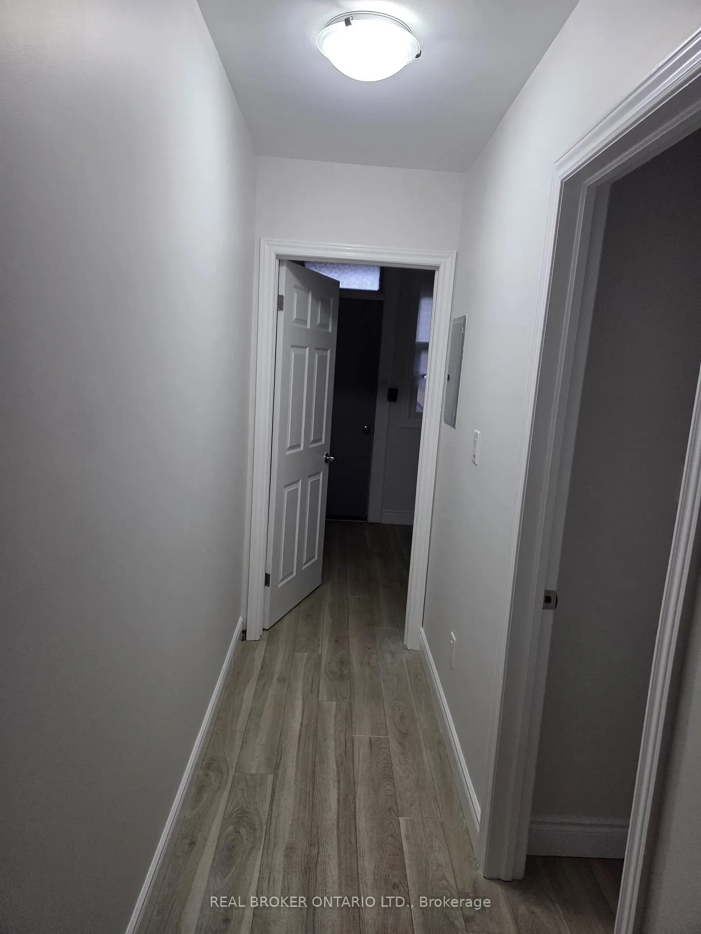 Photo 4 of Unit 6, 917 Main Street E, Hamilton, Stipley — HOMEH