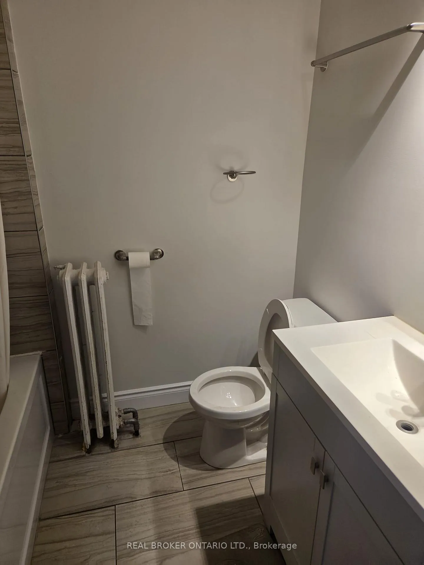 Photo 10 of Unit 6, 917 Main Street E, Hamilton, Stipley — HOMEH