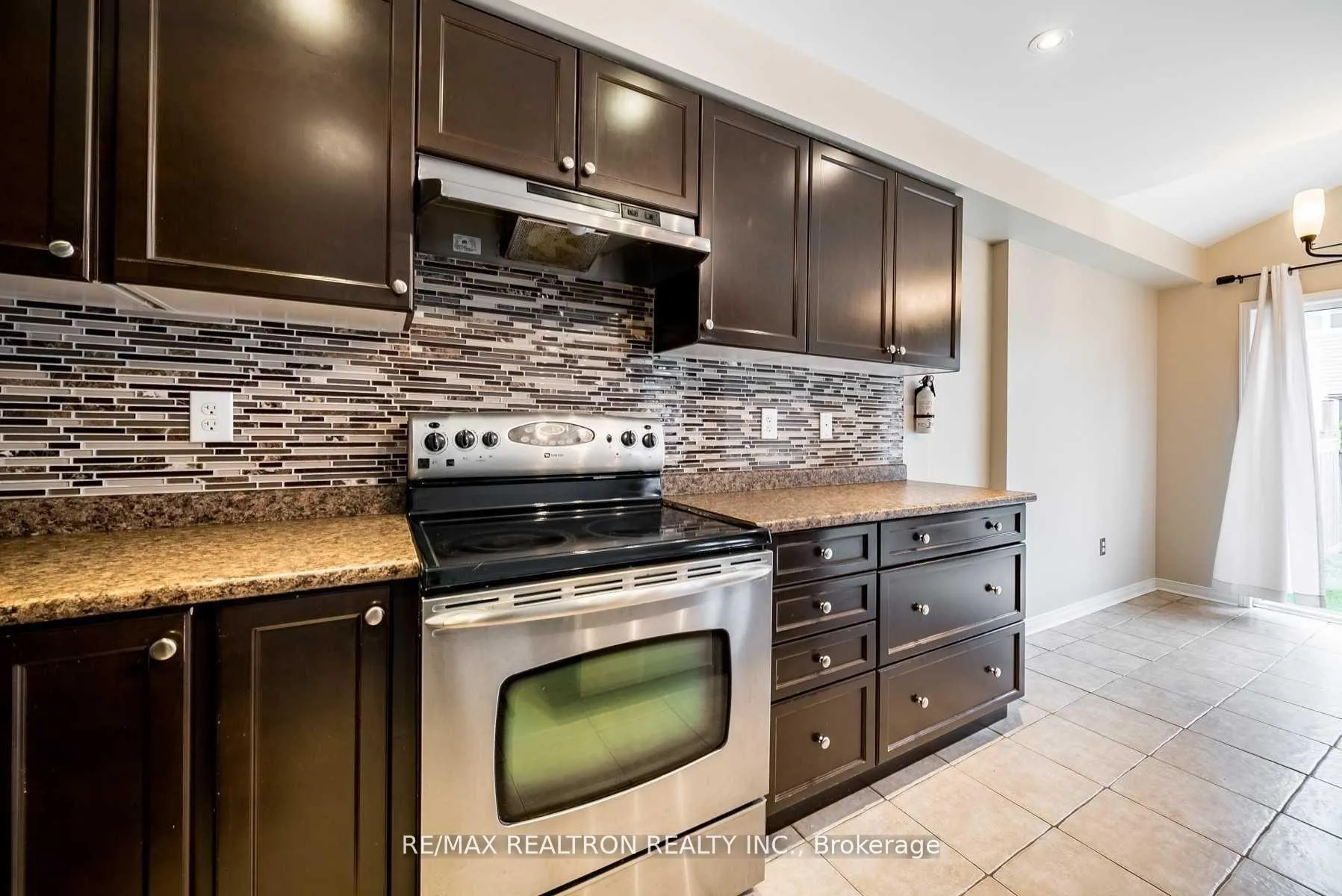 Photo 3 of 40 Harbourside Drive, Whitby, Port Whitby — HOMEH