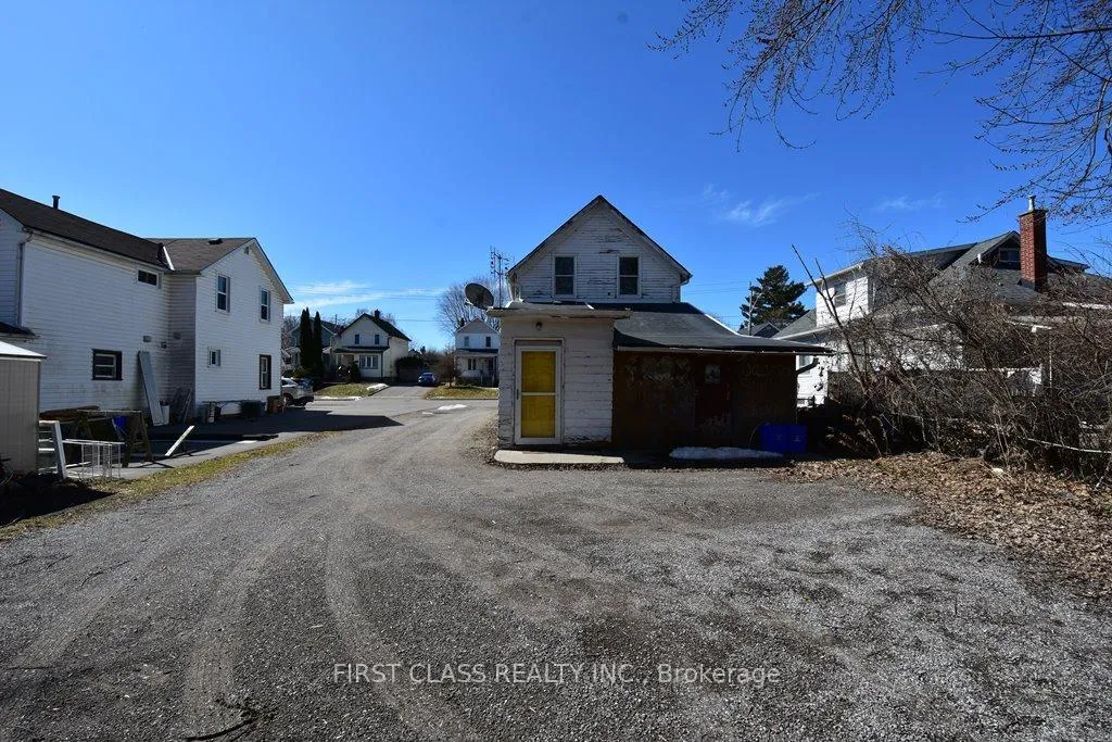 Photo 2 of Unit 1, 237 nassau Street, Oshawa, Vanier — HOMEH
