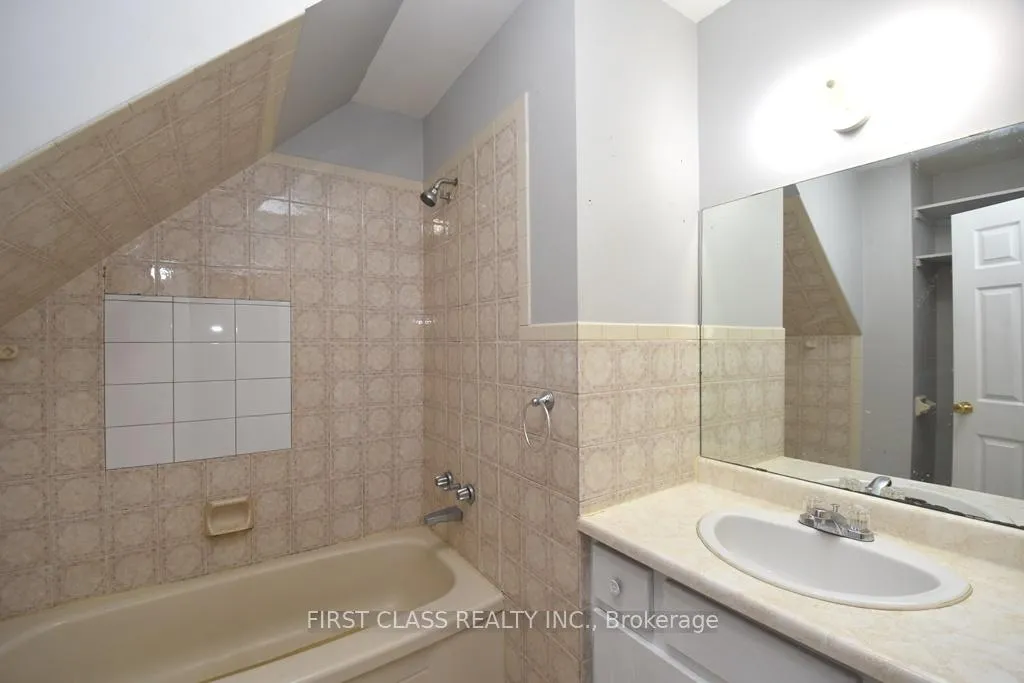 Photo 7 of Unit 1, 237 nassau Street, Oshawa, Vanier — HOMEH