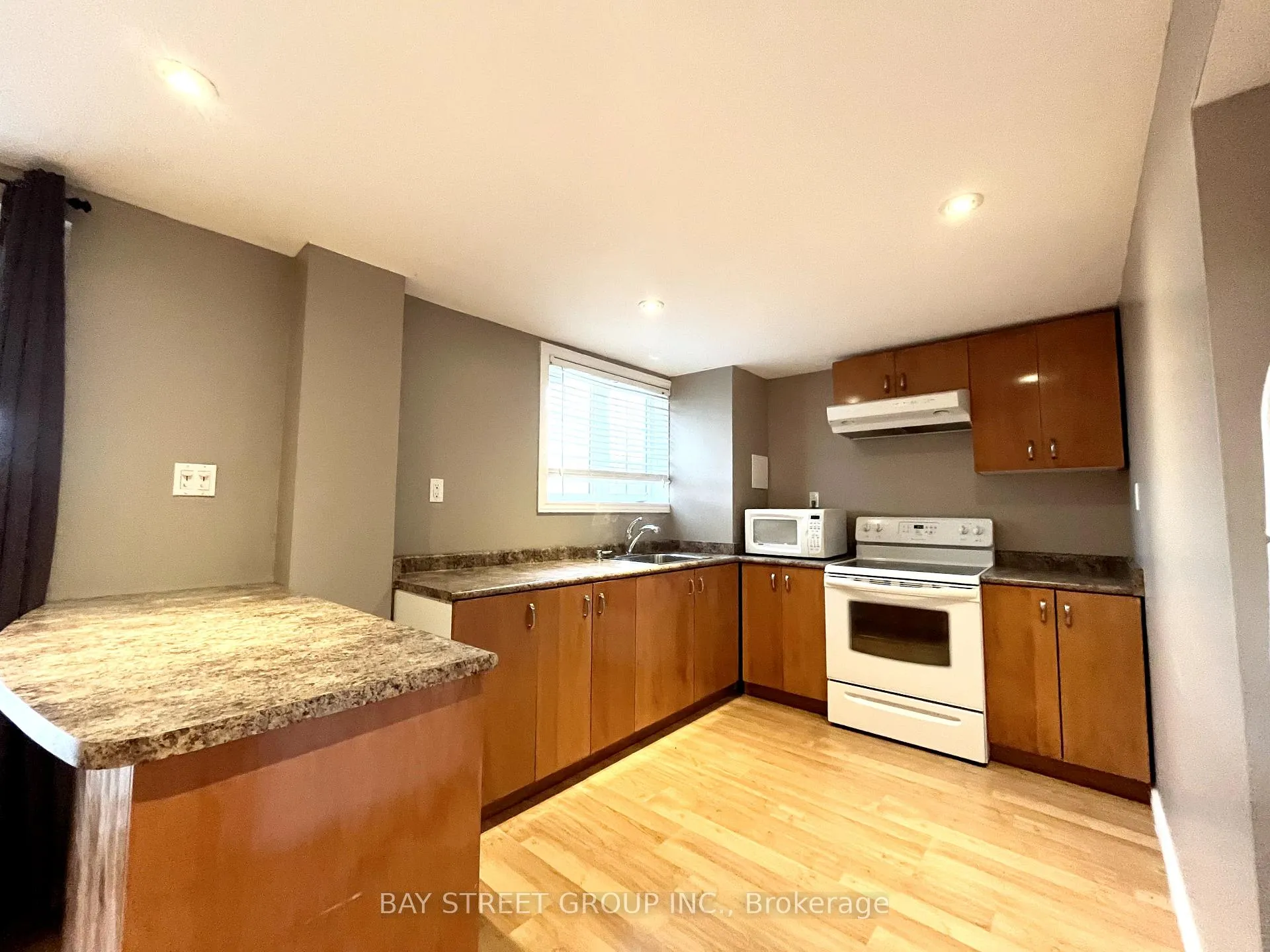 Photo 5 of 779 Audley Road S, Ajax, South East — HOMEH