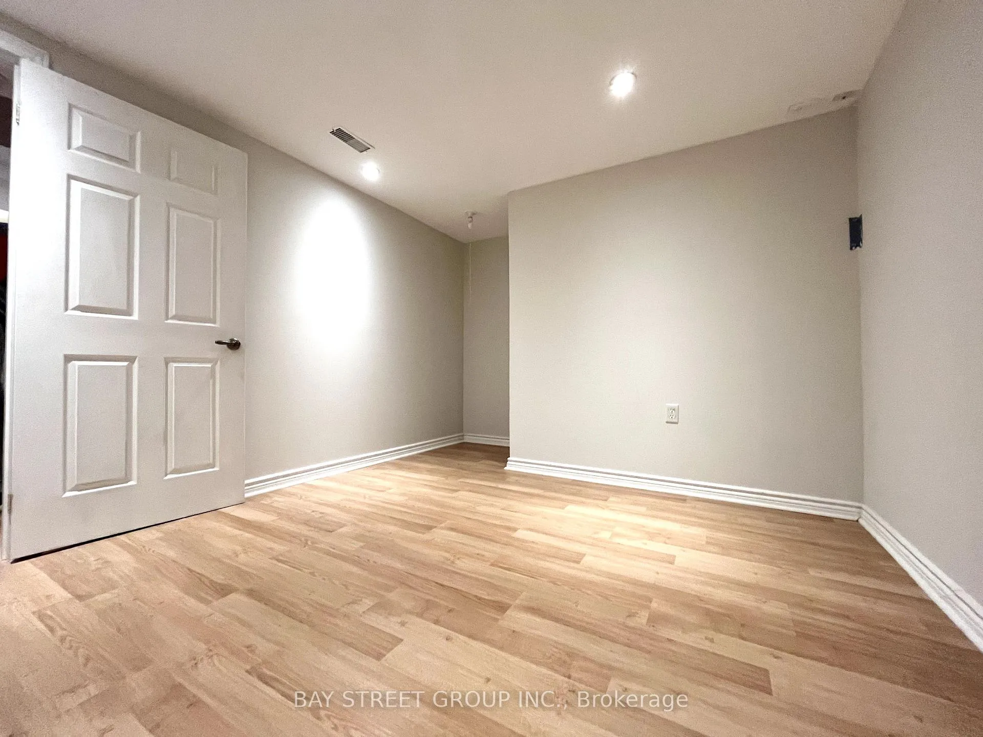 Photo 7 of 779 Audley Road S, Ajax, South East — HOMEH