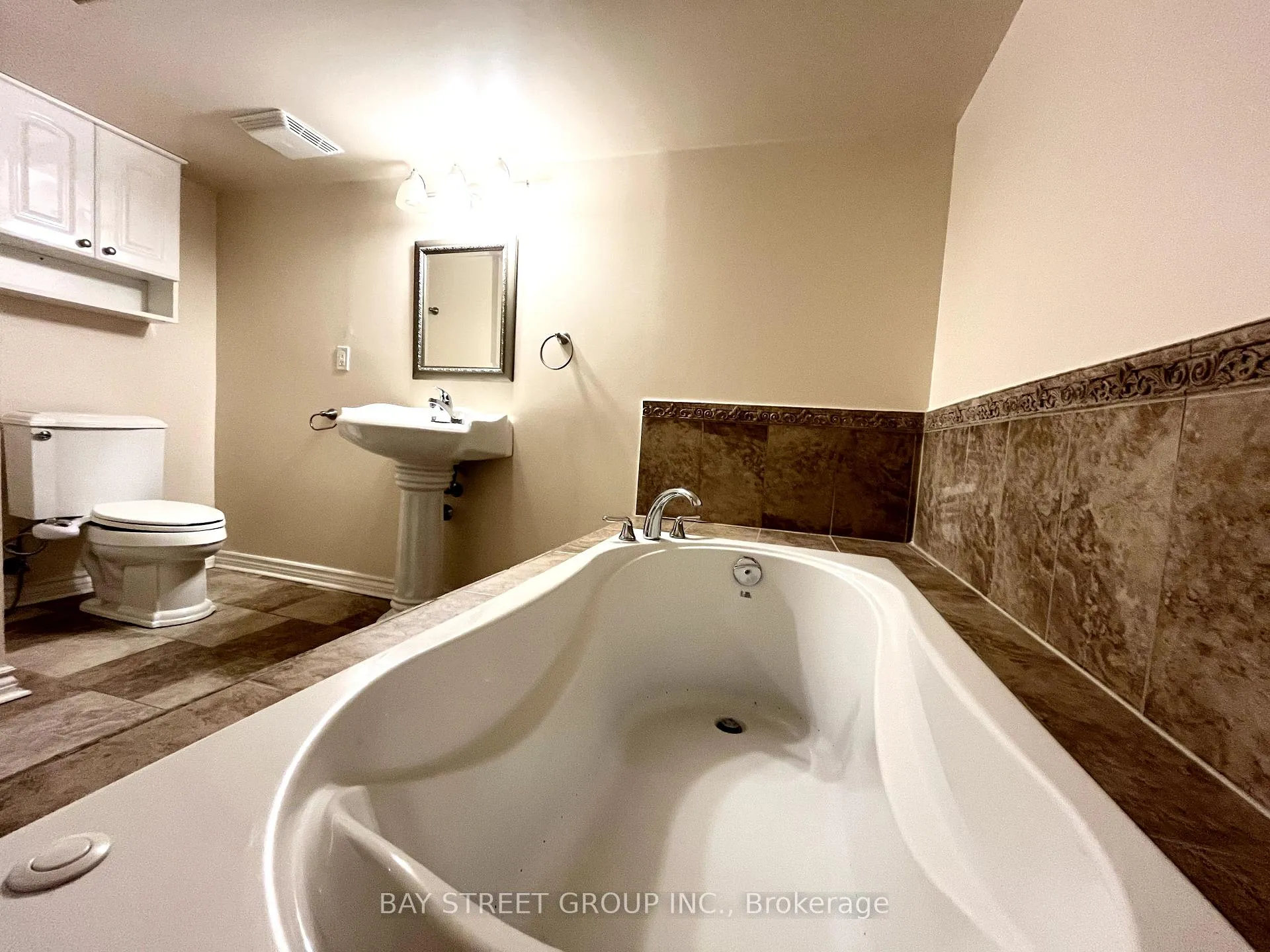 Photo 9 of 779 Audley Road S, Ajax, South East — HOMEH