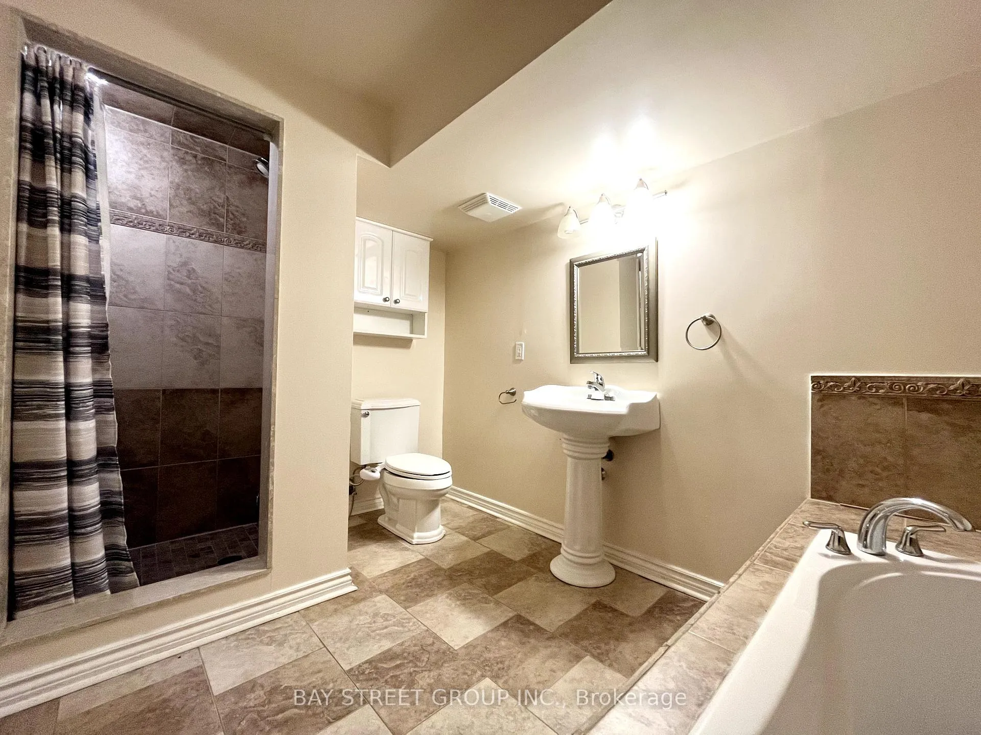Photo 10 of 779 Audley Road S, Ajax, South East — HOMEH