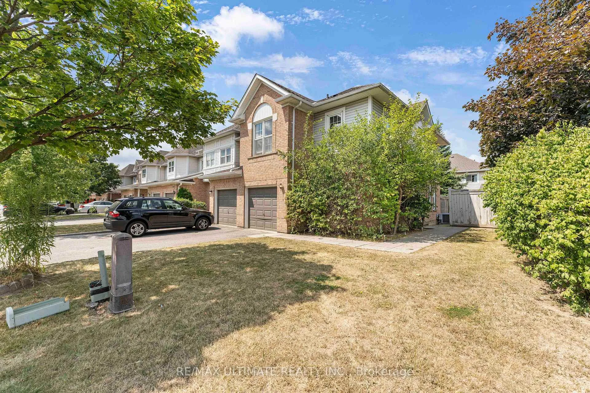 Photo 3 of 1 Black Forest Drive, Brampton, Sandringham-Wellington — HOMEH