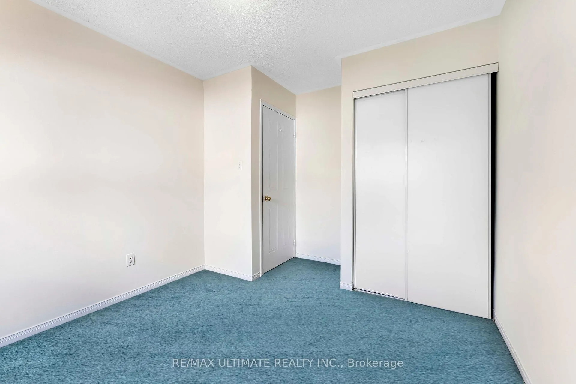 Photo 12 of 1 Black Forest Drive, Brampton, Sandringham-Wellington — HOMEH