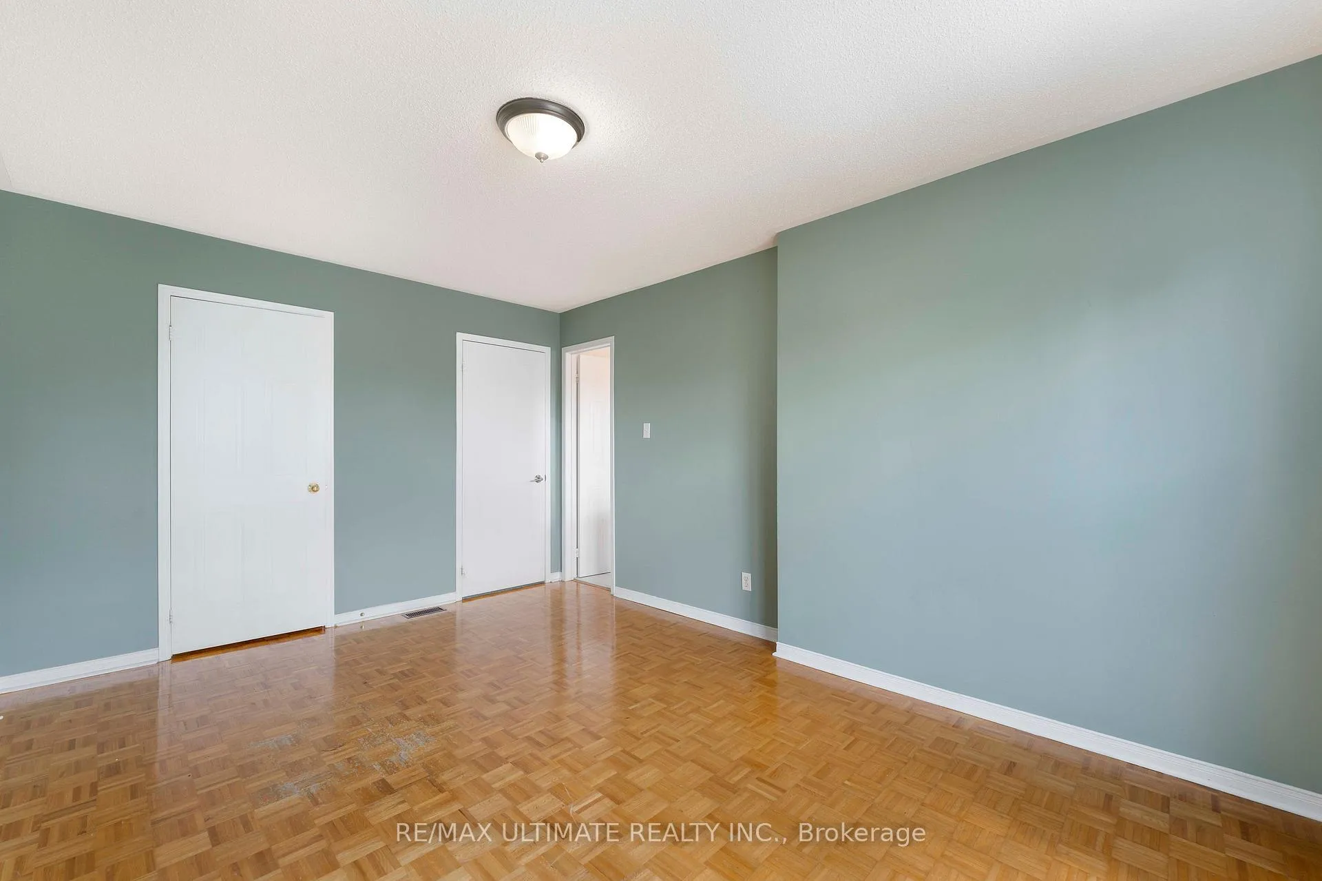 Photo 18 of 1 Black Forest Drive, Brampton, Sandringham-Wellington — HOMEH