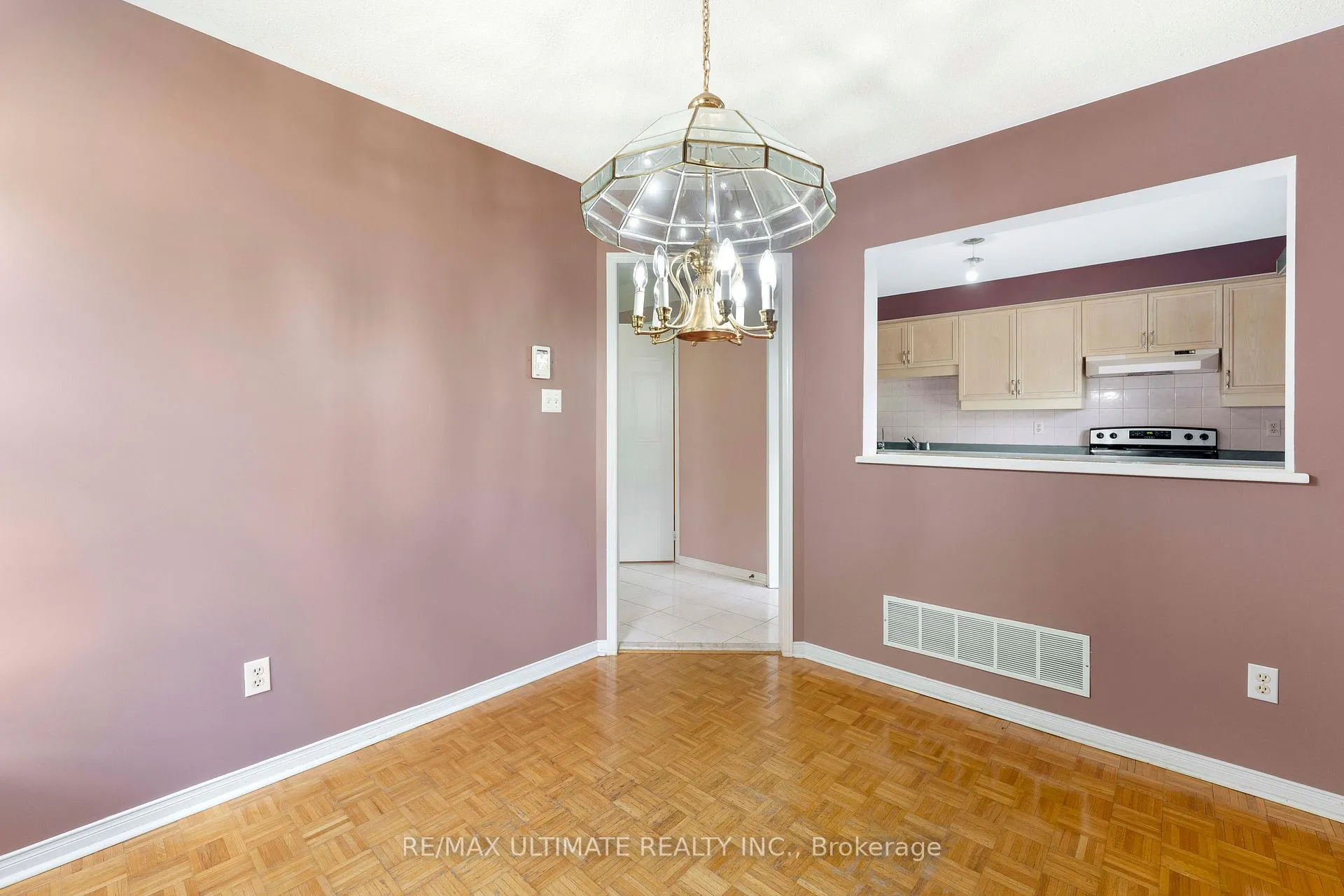 Photo 37 of 1 Black Forest Drive, Brampton, Sandringham-Wellington — HOMEH