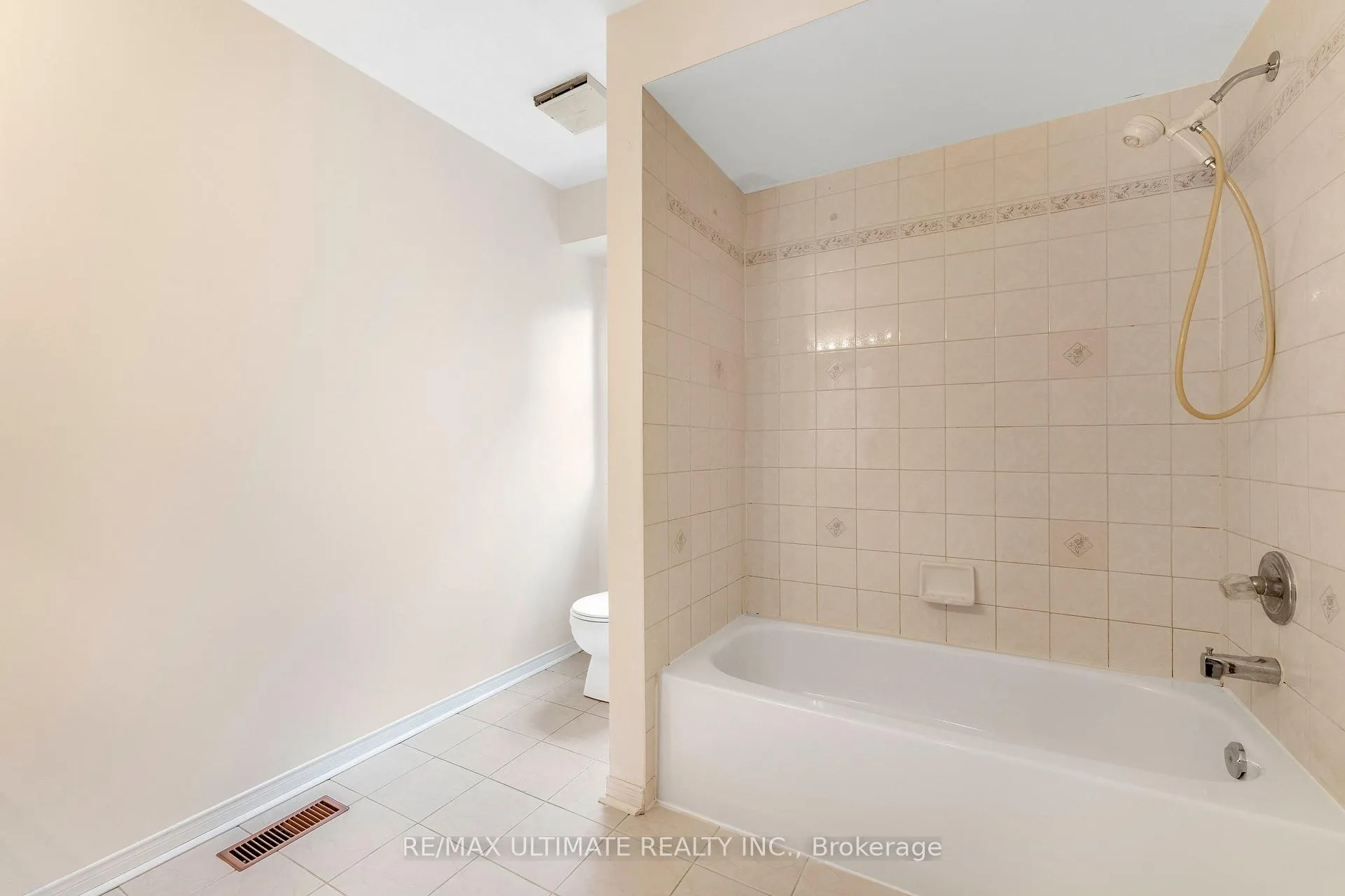 Photo 41 of 1 Black Forest Drive, Brampton, Sandringham-Wellington — HOMEH