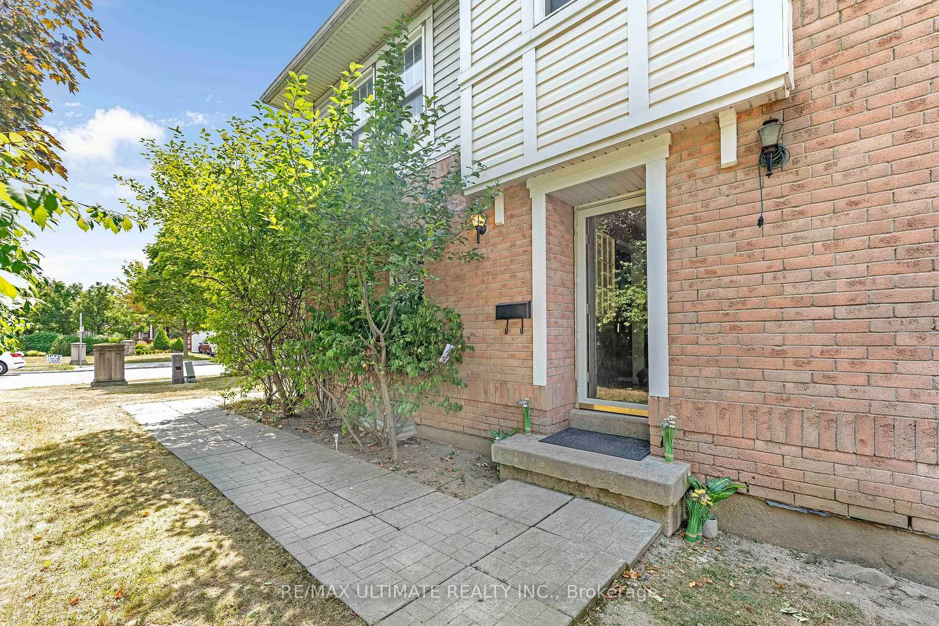 Photo 45 of 1 Black Forest Drive, Brampton, Sandringham-Wellington — HOMEH