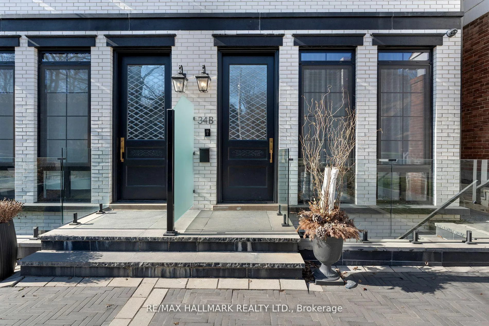 Photo 2 of 34B Sherwood Avenue, Toronto, Mount Pleasant East — HOMEH