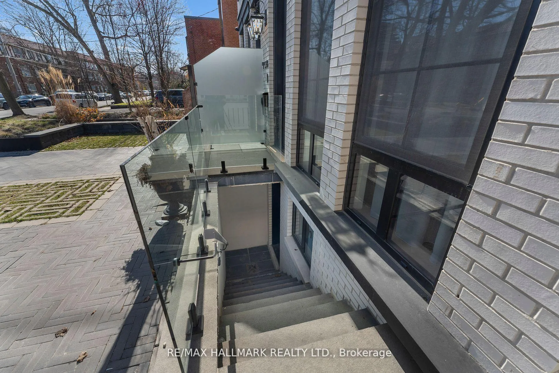 Photo 3 of 34B Sherwood Avenue, Toronto, Mount Pleasant East — HOMEH