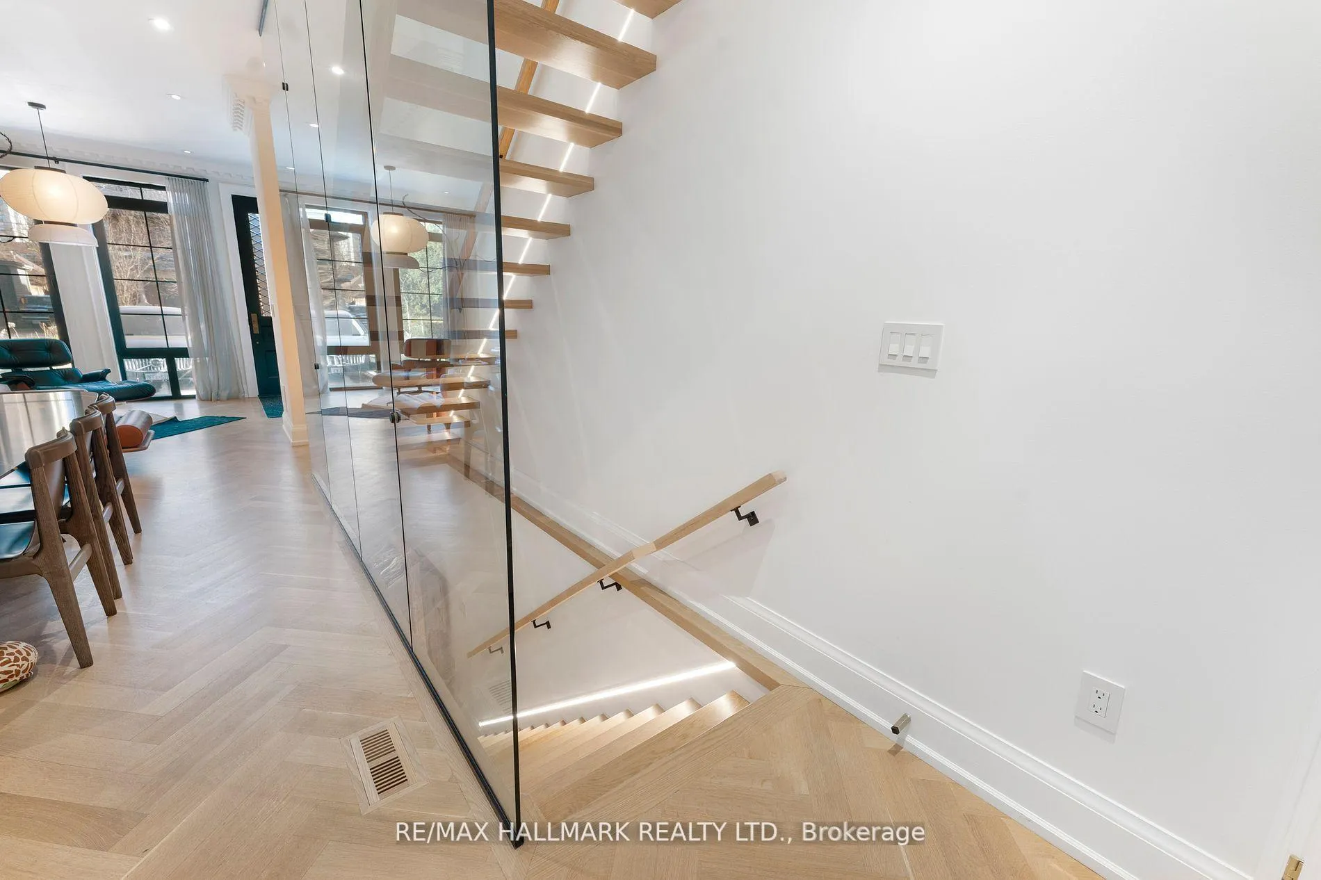 Photo 33 of 34B Sherwood Avenue, Toronto, Mount Pleasant East — HOMEH