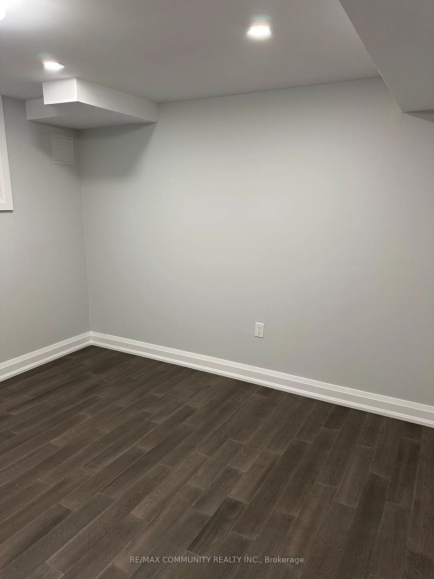 Photo 10 of Unit Bsmt, 100 Westminster Circle, Barrie, Innis-Shore — HOMEH