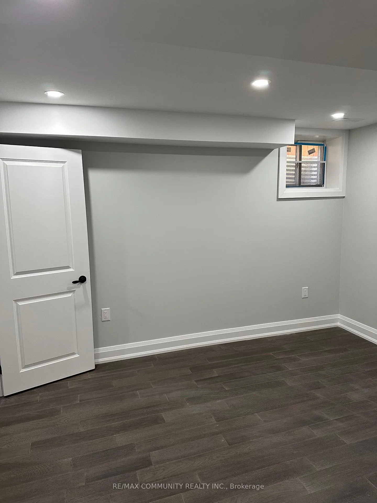 Photo 11 of Unit Bsmt, 100 Westminster Circle, Barrie, Innis-Shore — HOMEH