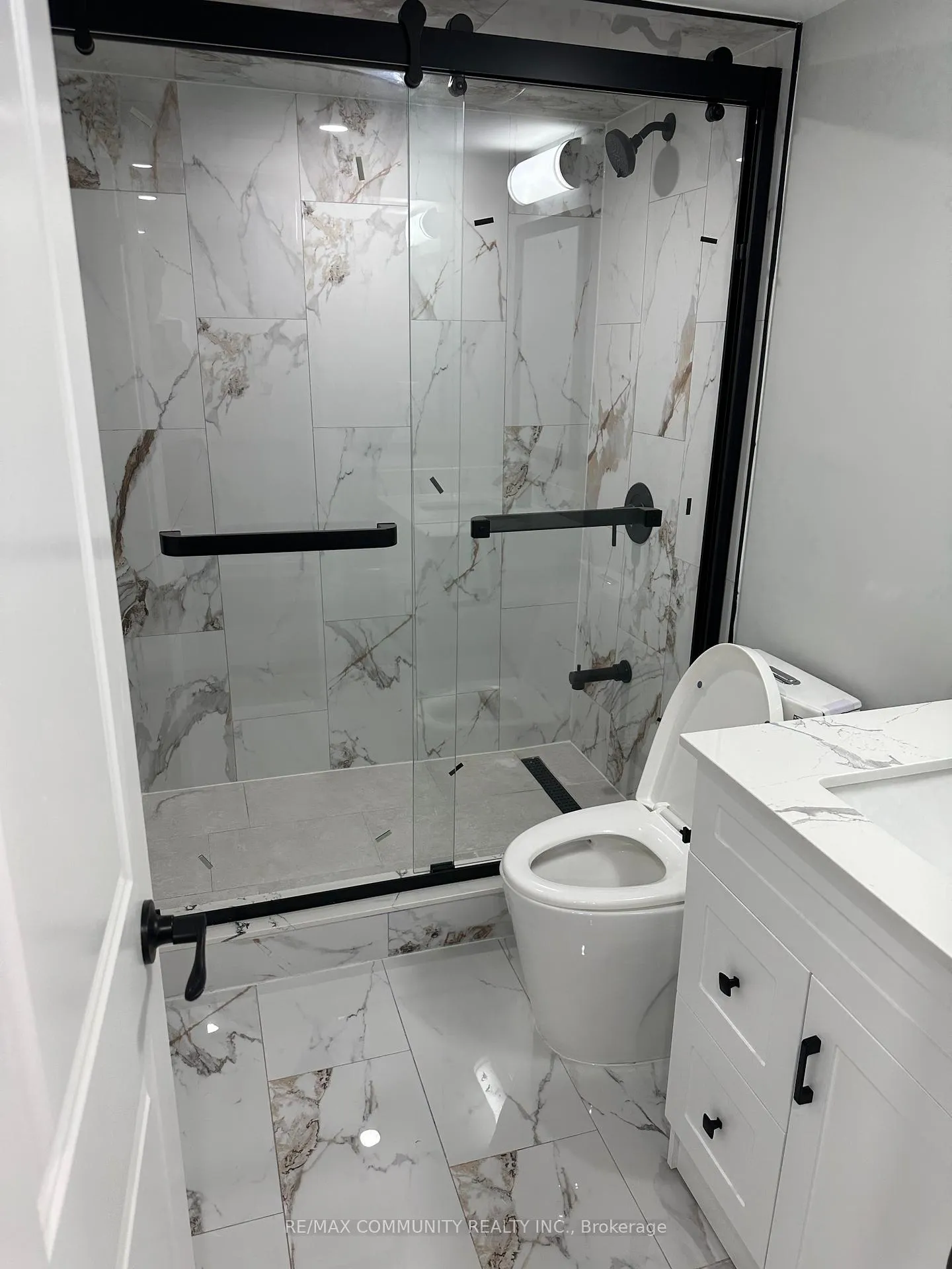 Photo 12 of Unit Bsmt, 100 Westminster Circle, Barrie, Innis-Shore — HOMEH