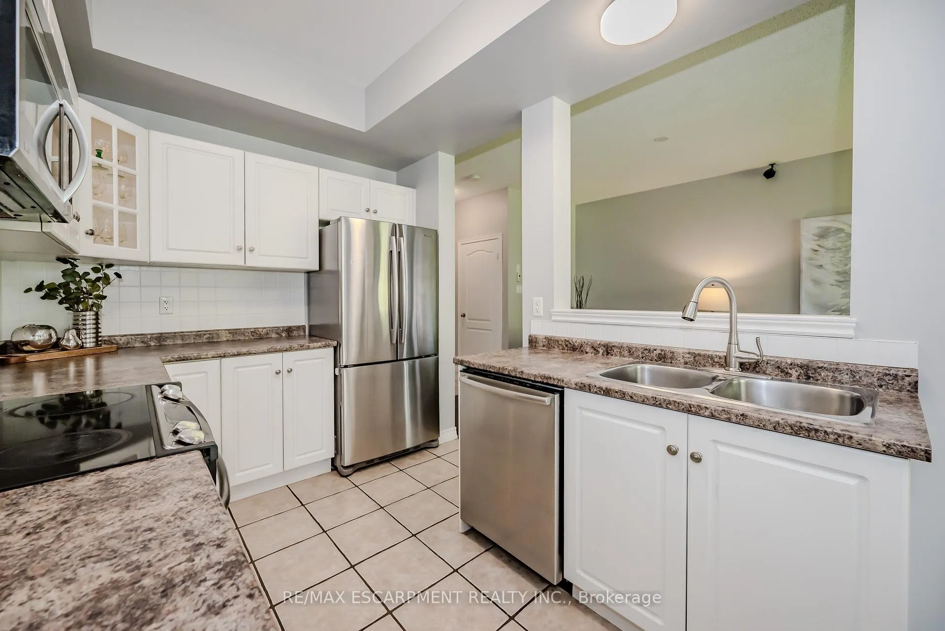 Photo 14 of 56 Liddycoat Lane, Hamilton, Ancaster — HOMEH