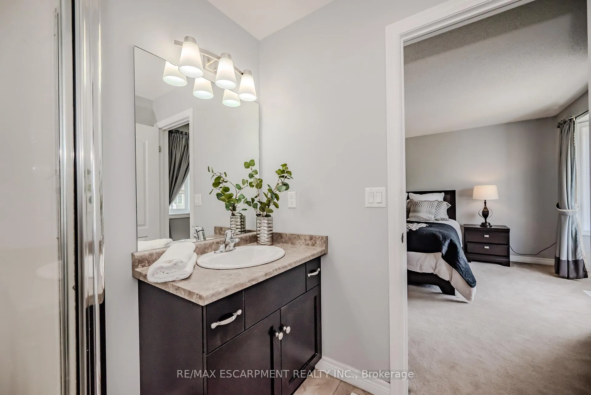 Photo 27 of 56 Liddycoat Lane, Hamilton, Ancaster — HOMEH