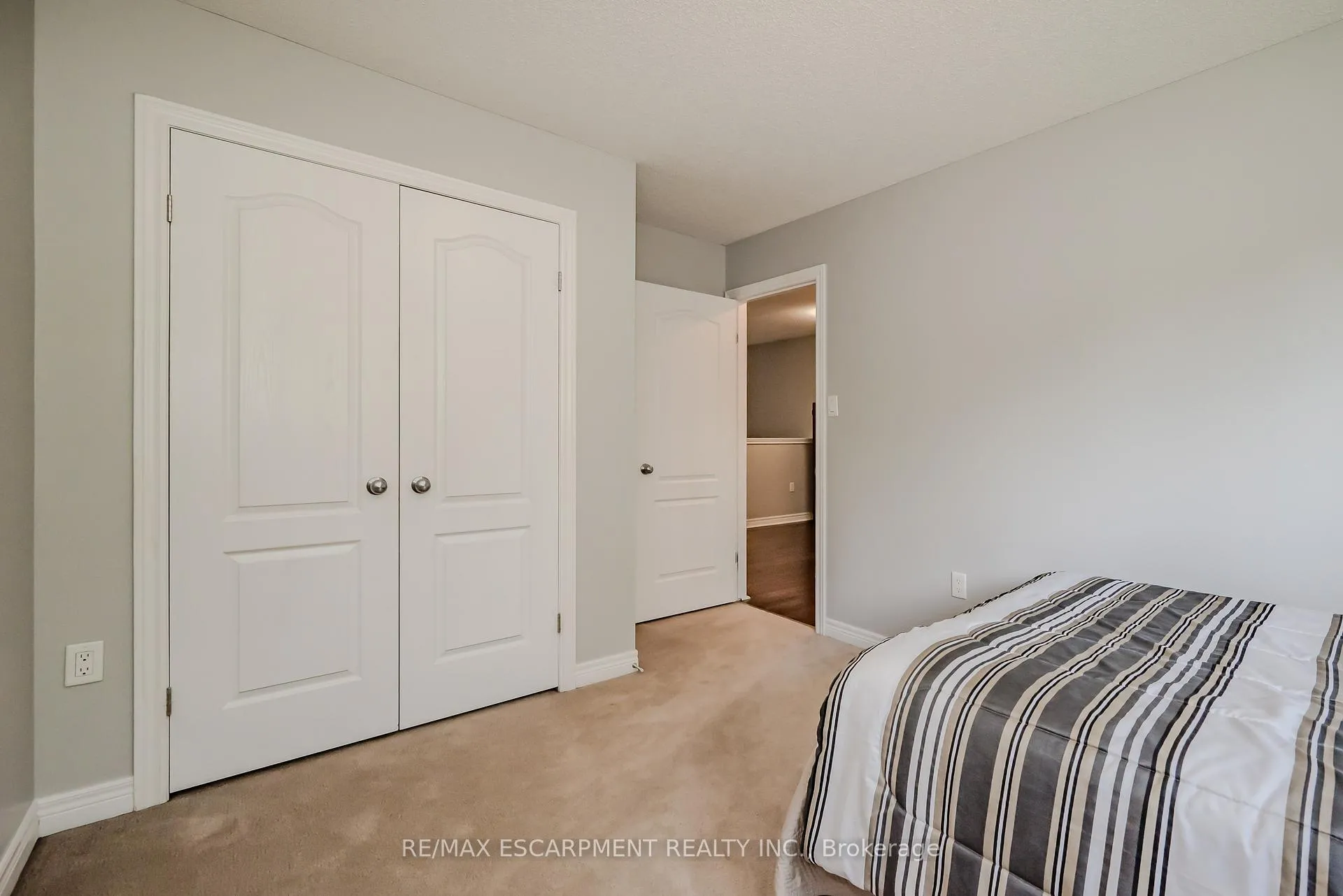 Photo 32 of 56 Liddycoat Lane, Hamilton, Ancaster — HOMEH