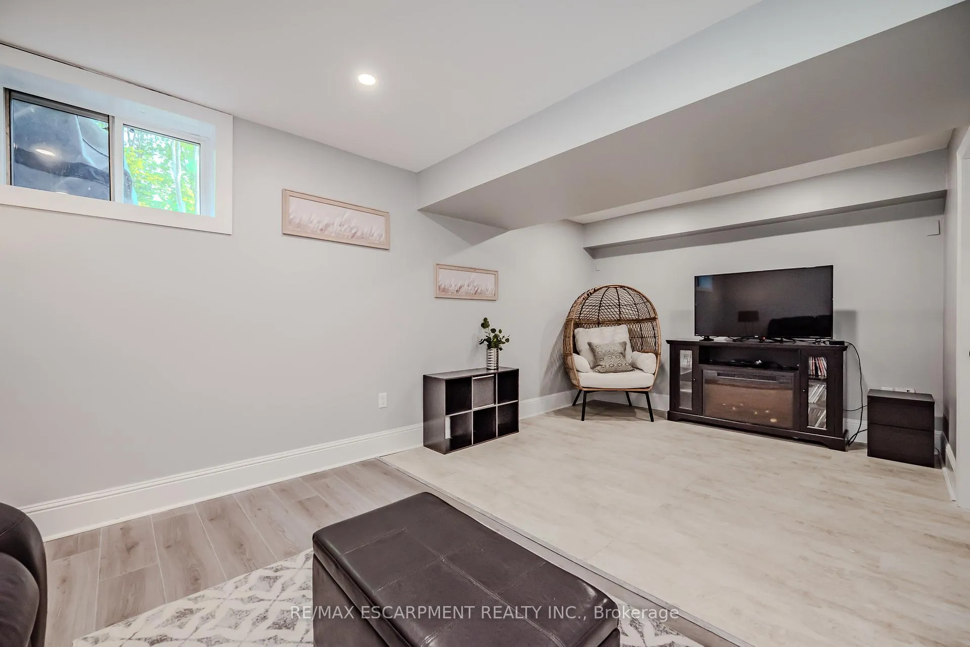 Photo 39 of 56 Liddycoat Lane, Hamilton, Ancaster — HOMEH