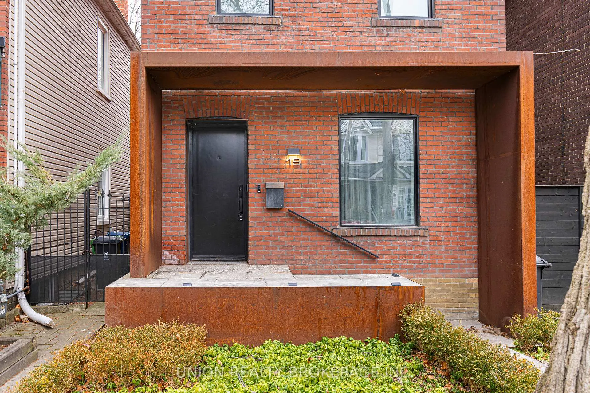 Photo 3 of 19 Brooklyn Avenue, Toronto, South Riverdale — HOMEH