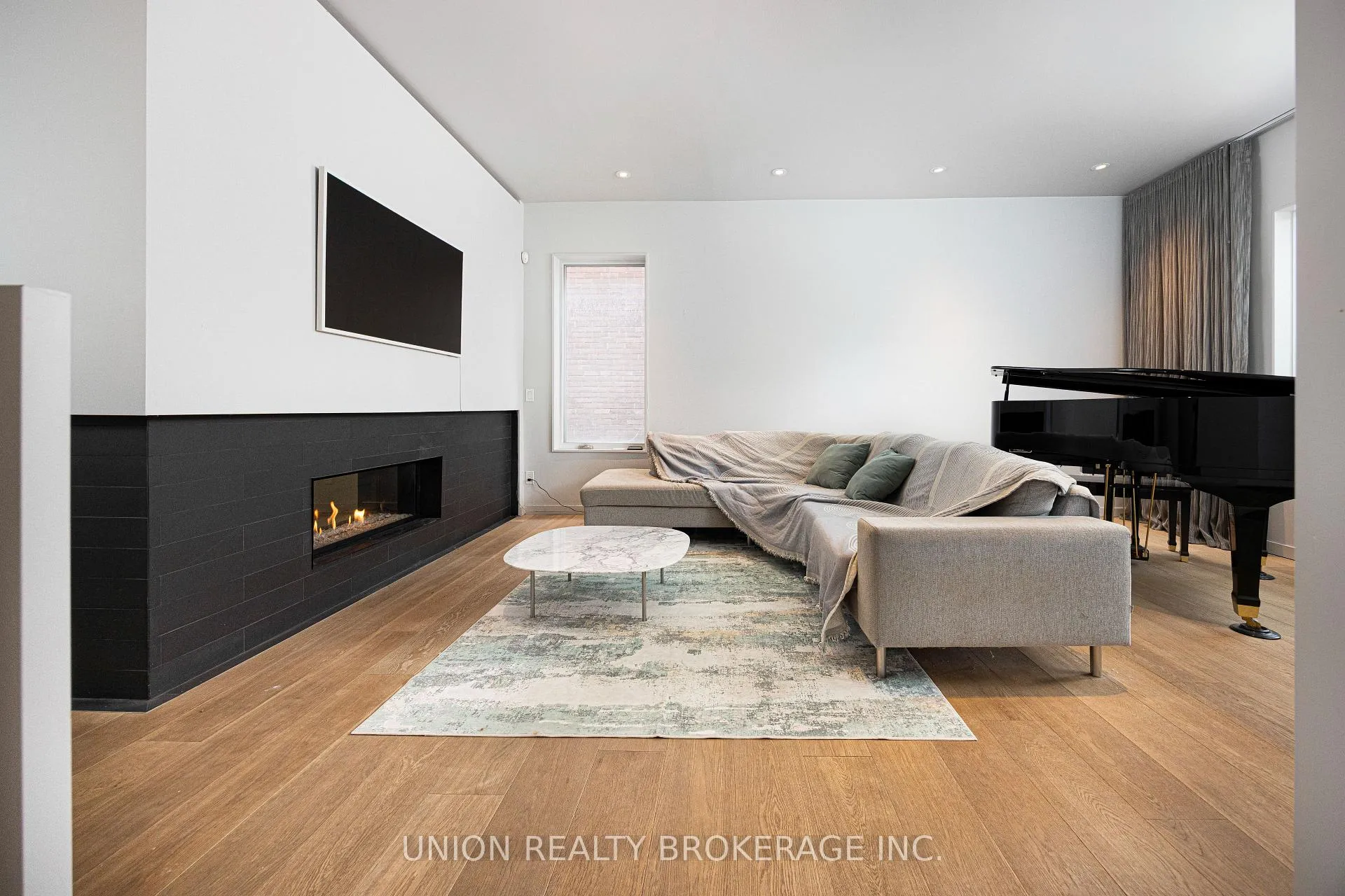 Photo 6 of 19 Brooklyn Avenue, Toronto, South Riverdale — HOMEH