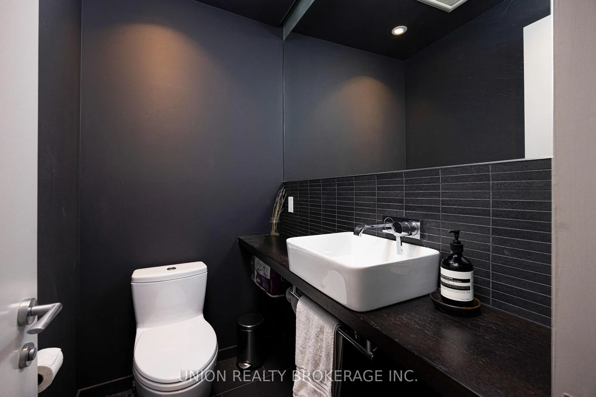 Photo 14 of 19 Brooklyn Avenue, Toronto, South Riverdale — HOMEH