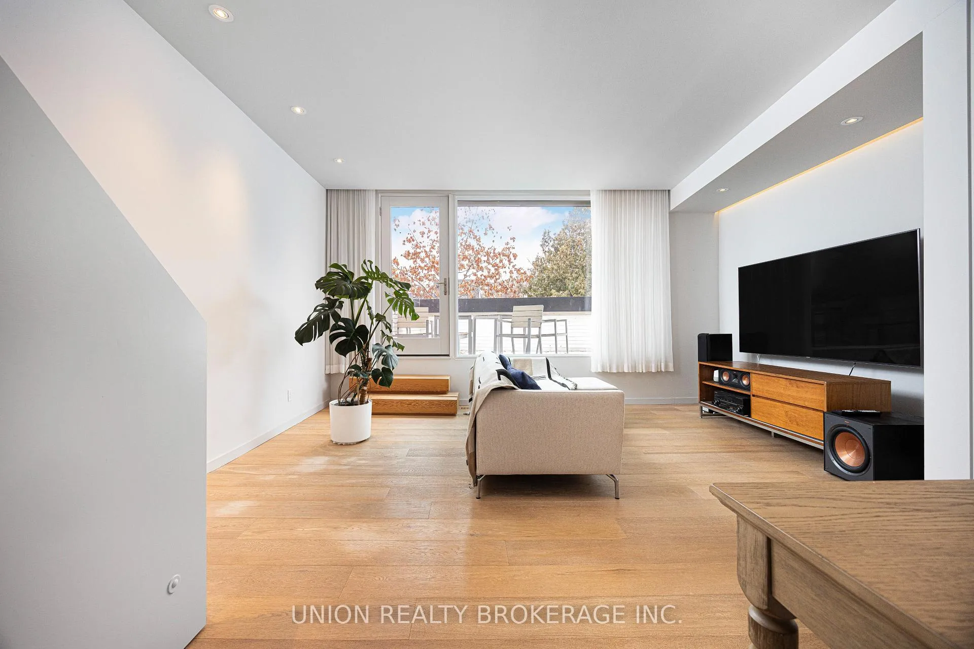 Photo 16 of 19 Brooklyn Avenue, Toronto, South Riverdale — HOMEH