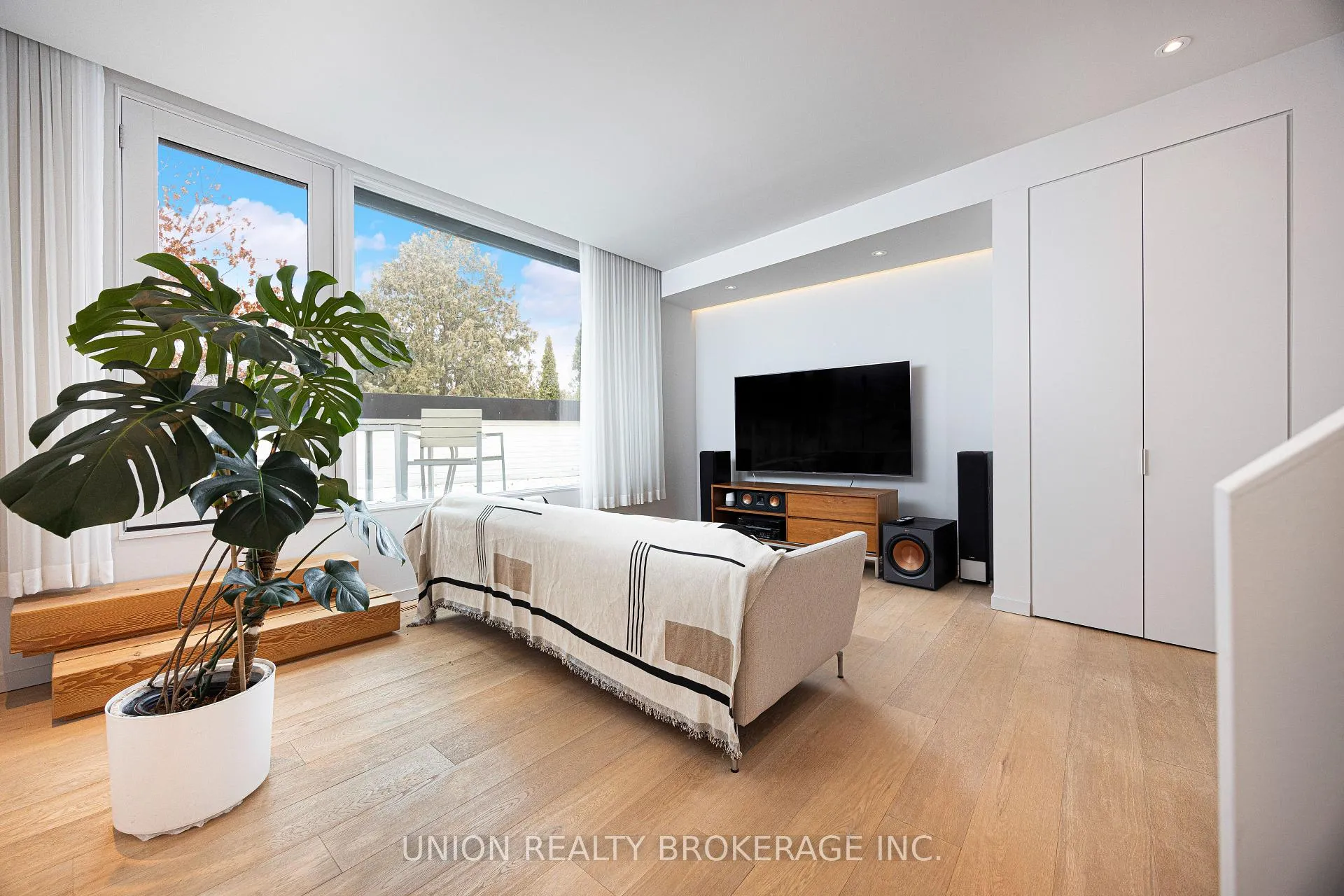Photo 17 of 19 Brooklyn Avenue, Toronto, South Riverdale — HOMEH