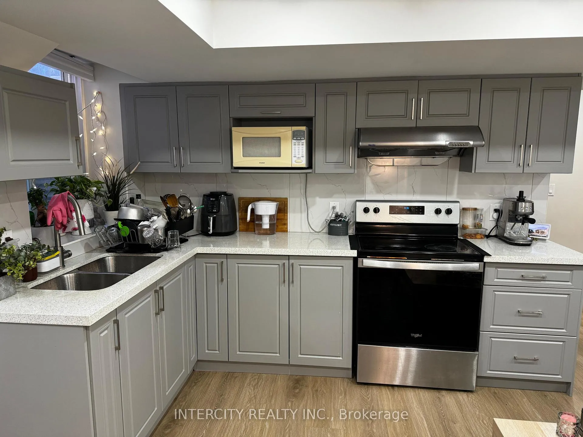Photo 2 of 26 Block Road, Brampton, Northwest Brampton — HOMEH