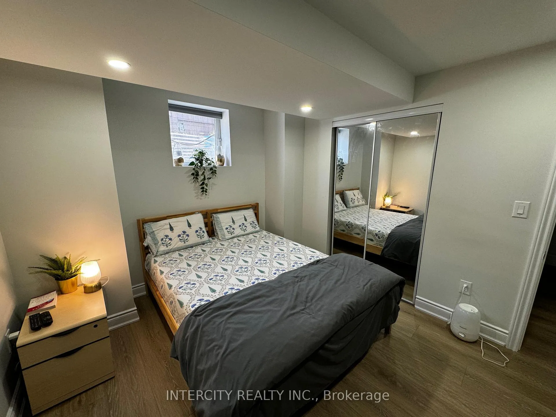 Photo 10 of 26 Block Road, Brampton, Northwest Brampton — HOMEH