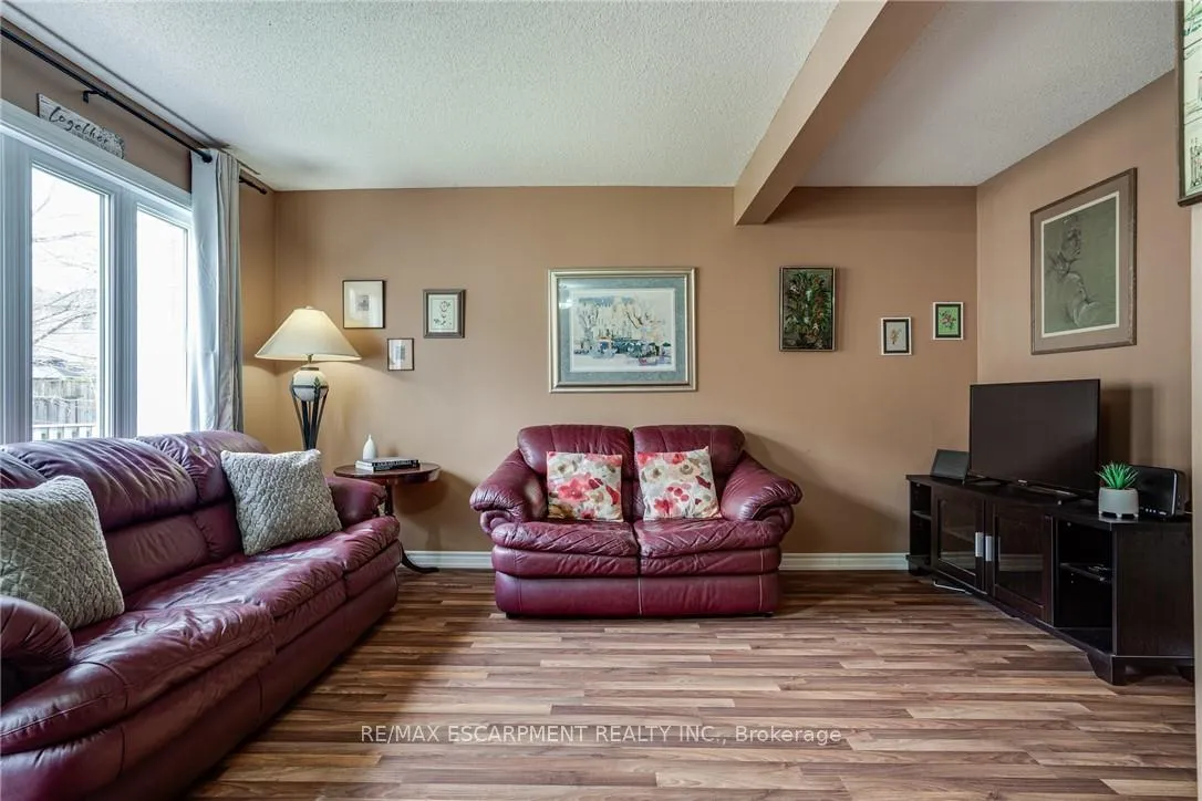 Photo 4 of Unit 11, 1809 Upper Wentworth Street, Hamilton, Allison — HOMEH