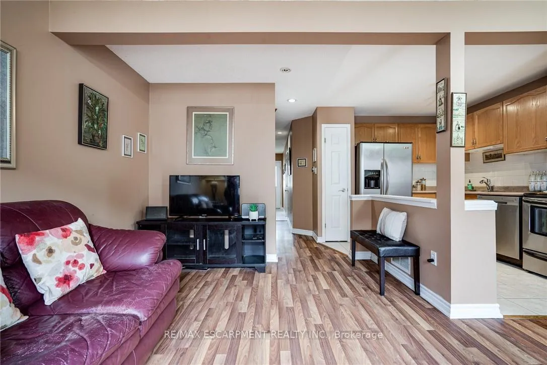 Photo 6 of Unit 11, 1809 Upper Wentworth Street, Hamilton, Allison — HOMEH