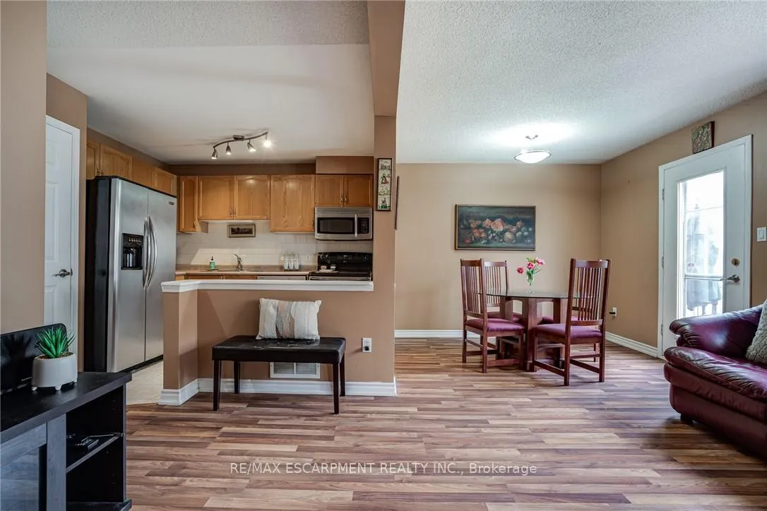 Photo 10 of Unit 11, 1809 Upper Wentworth Street, Hamilton, Allison — HOMEH