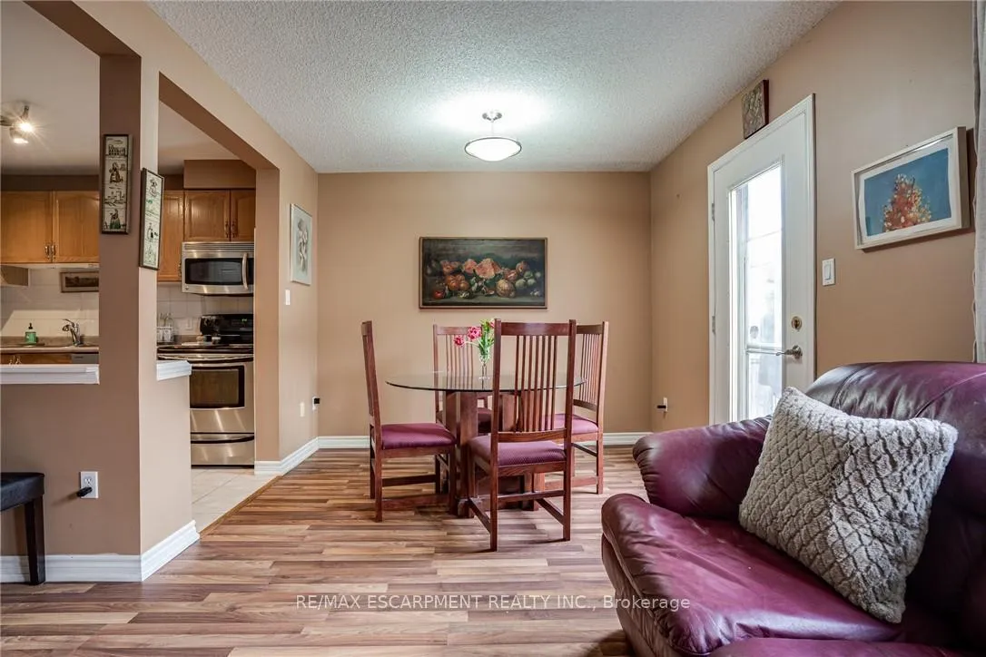 Photo 11 of Unit 11, 1809 Upper Wentworth Street, Hamilton, Allison — HOMEH