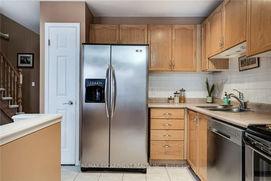 Photo 19 of Unit 11, 1809 Upper Wentworth Street, Hamilton, Allison — HOMEH