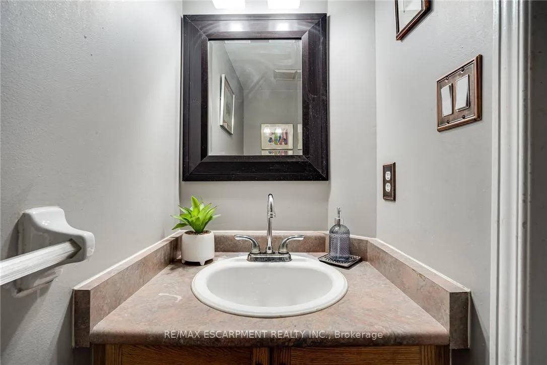 Photo 20 of Unit 11, 1809 Upper Wentworth Street, Hamilton, Allison — HOMEH