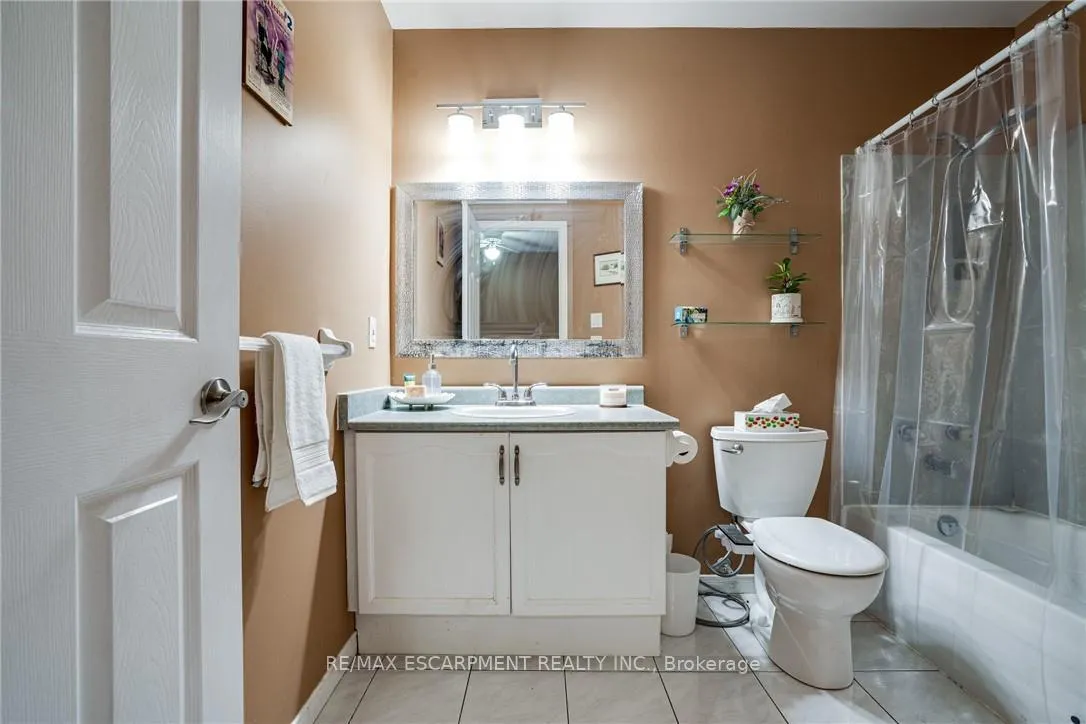Photo 24 of Unit 11, 1809 Upper Wentworth Street, Hamilton, Allison — HOMEH