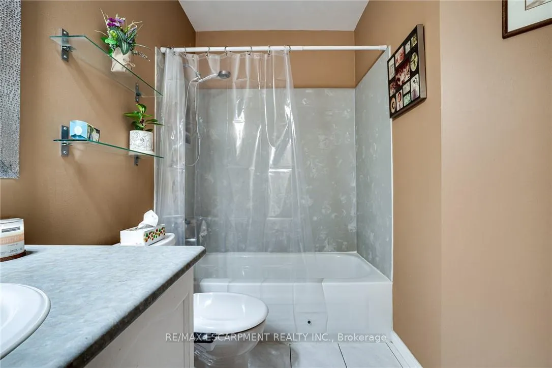 Photo 25 of Unit 11, 1809 Upper Wentworth Street, Hamilton, Allison — HOMEH