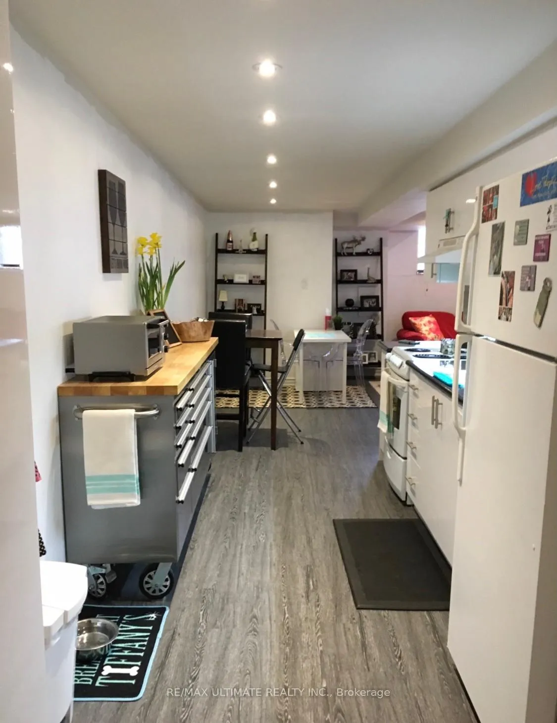 Photo 4 of Unit Unit 4 (Basement Unit), 8 Avion Avenue, Toronto, The Beaches — HOMEH
