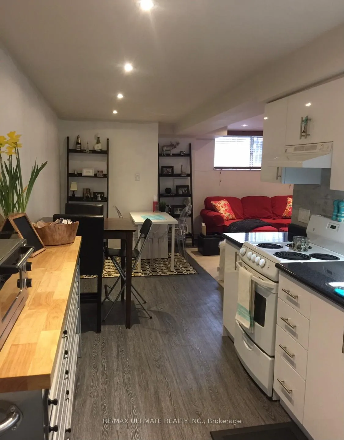 Photo 6 of Unit Unit 4 (Basement Unit), 8 Avion Avenue, Toronto, The Beaches — HOMEH