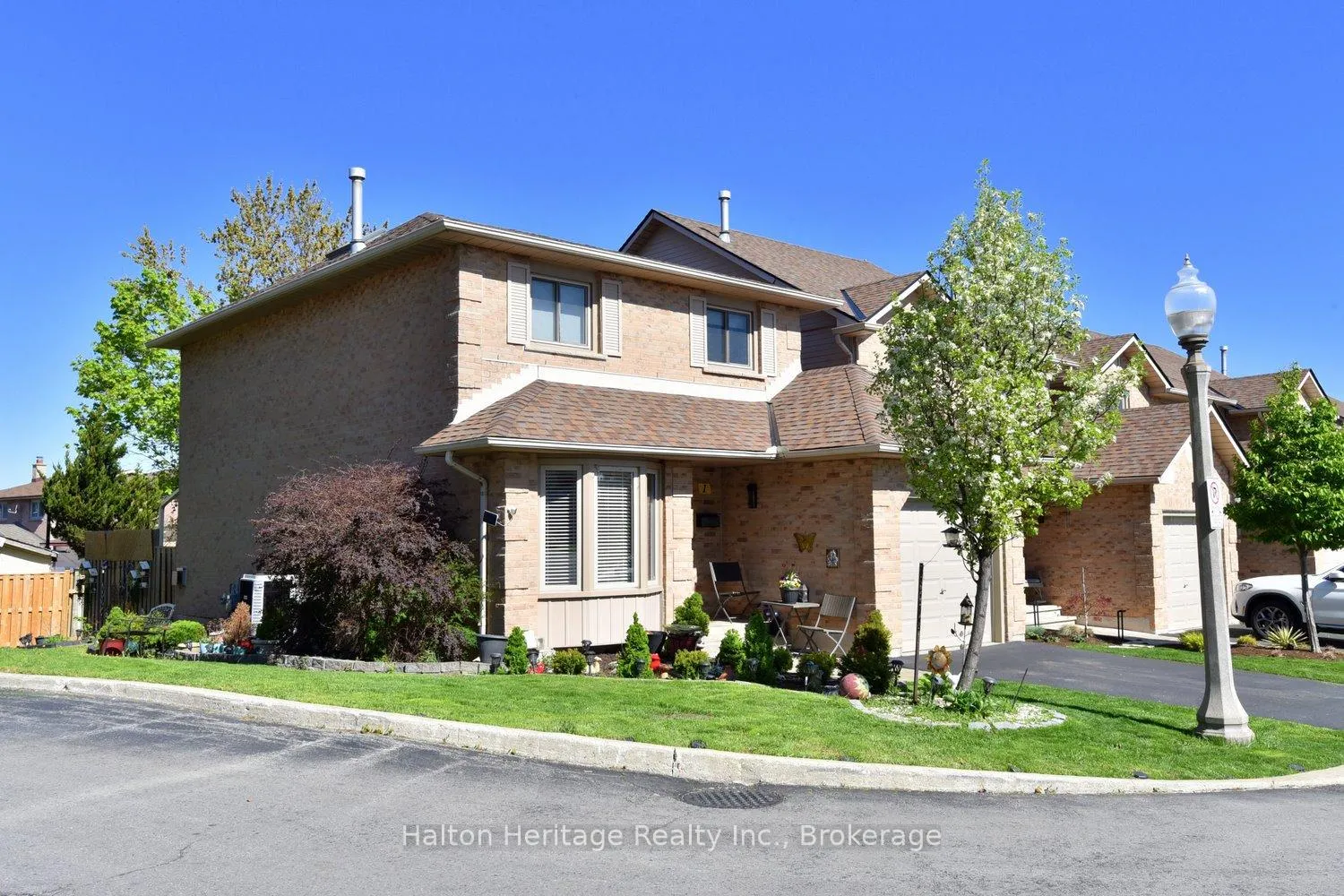 Photo 2 of Unit 1, 503 Highway 8, Hamilton, Stoney Creek — HOMEH