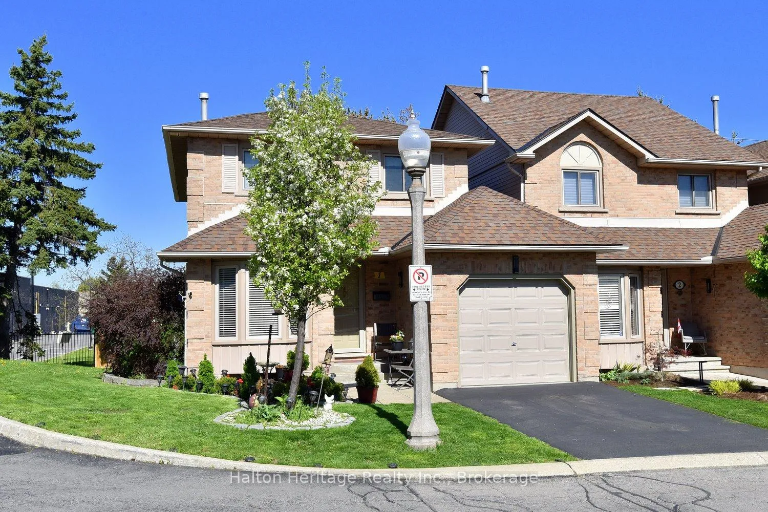 Photo 5 of Unit 1, 503 Highway 8, Hamilton, Stoney Creek — HOMEH
