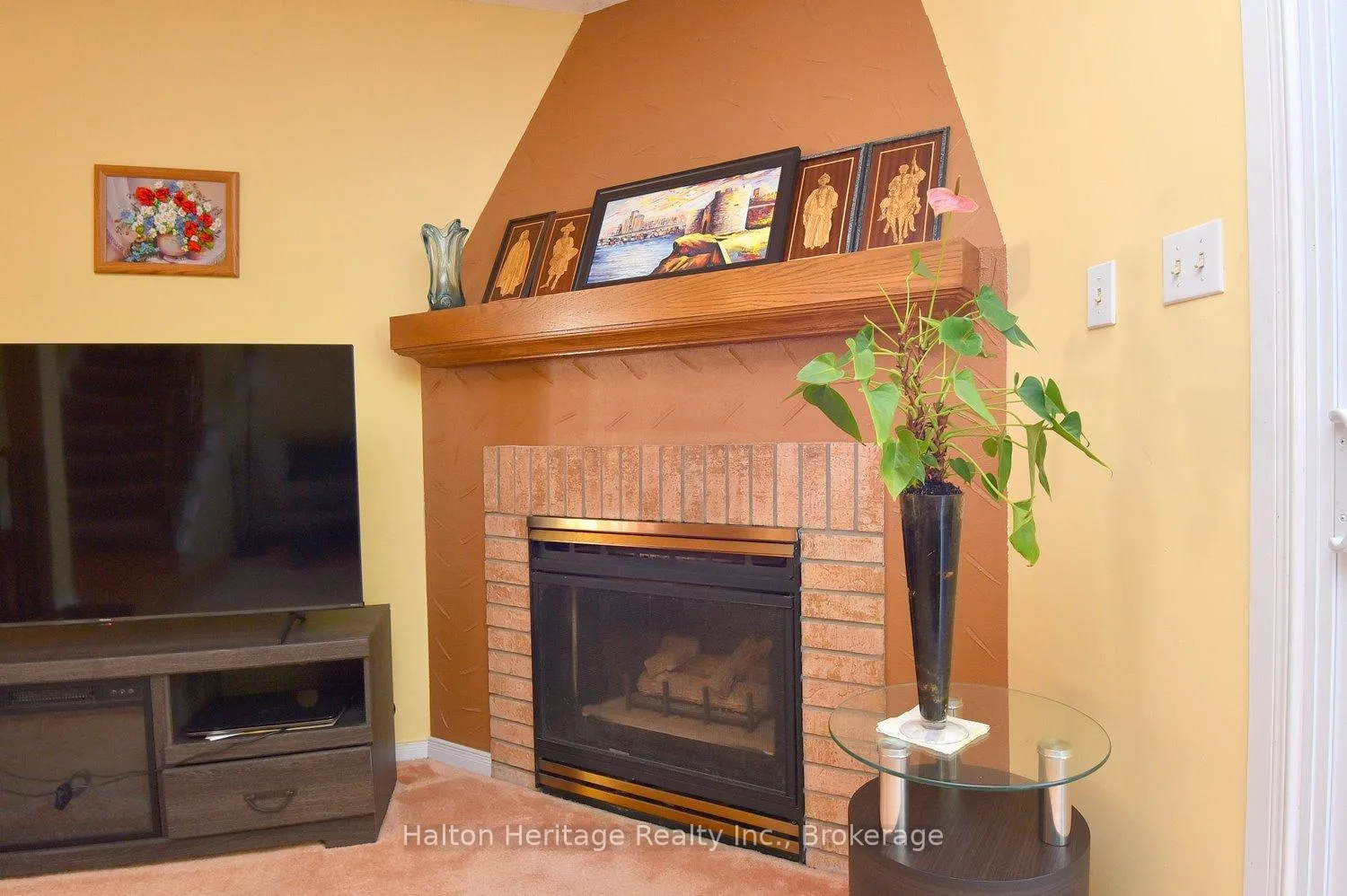 Photo 6 of Unit 1, 503 Highway 8, Hamilton, Stoney Creek — HOMEH