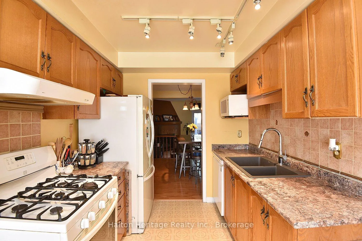 Photo 18 of Unit 1, 503 Highway 8, Hamilton, Stoney Creek — HOMEH