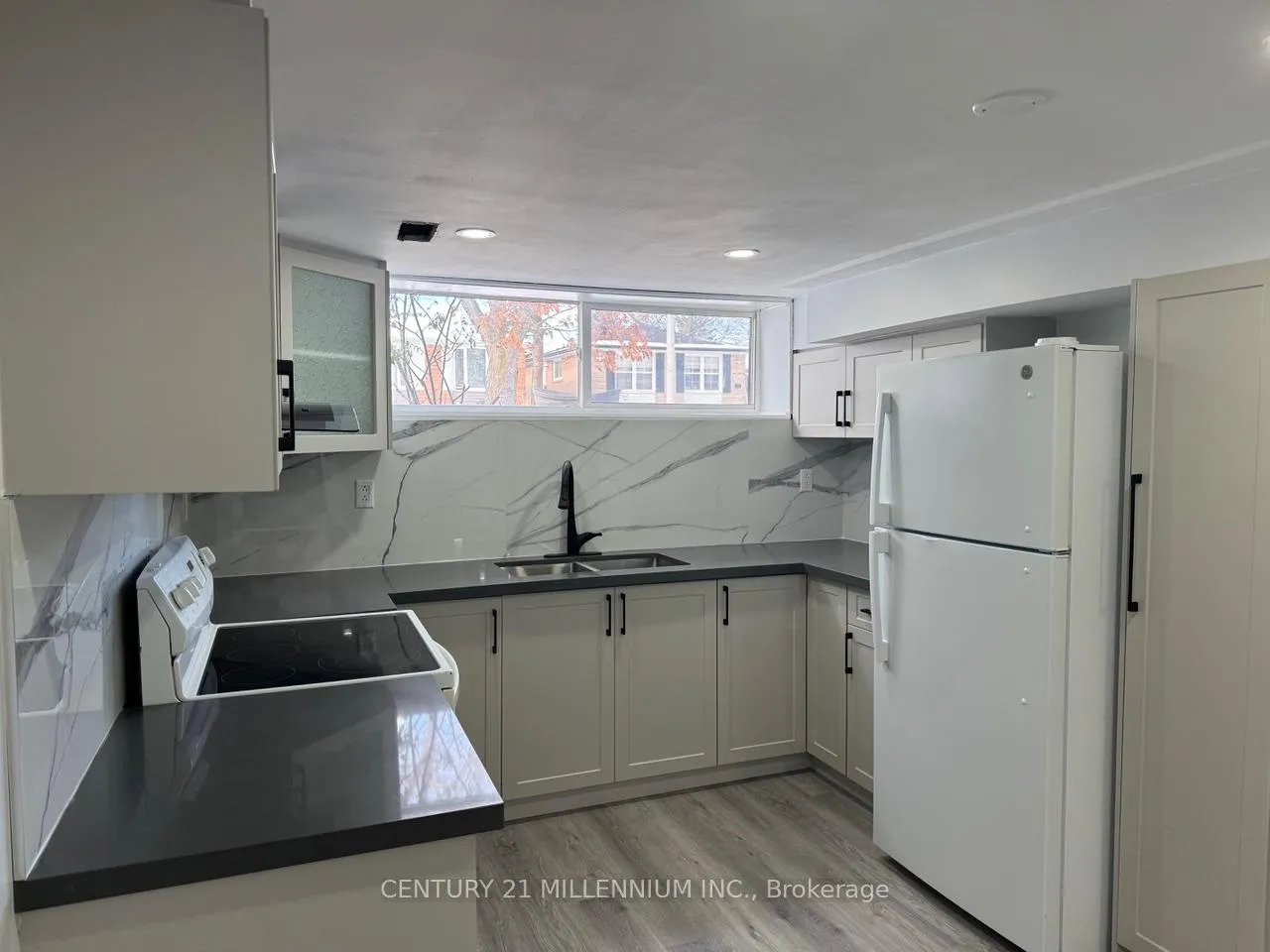 Photo 4 of Unit Lower, 43 Farmington Drive, Brampton, Brampton East — HOMEH