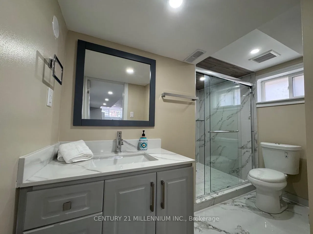 Photo 7 of Unit Lower, 43 Farmington Drive, Brampton, Brampton East — HOMEH
